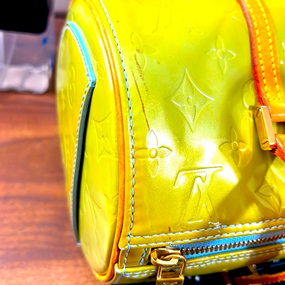 LV Green Vernis Papillon: SIZE (approx) Height- 6”, Width- 5.5”, Length- 12” - Picture 5 of 9